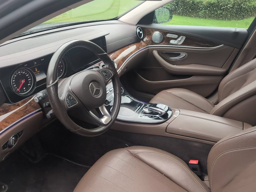 Used 2017 Mercedes-Benz E 300 4MATIC image 17