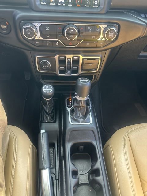 Used 2018 Jeep Wrangler Unlimited Sahara w/ Dual Top Group AWD/4WD image 29