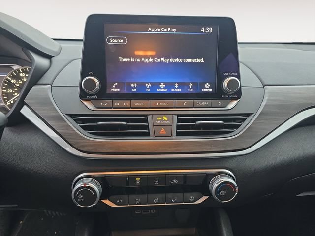 Used 2024 Nissan Altima 2.5 SV image 10