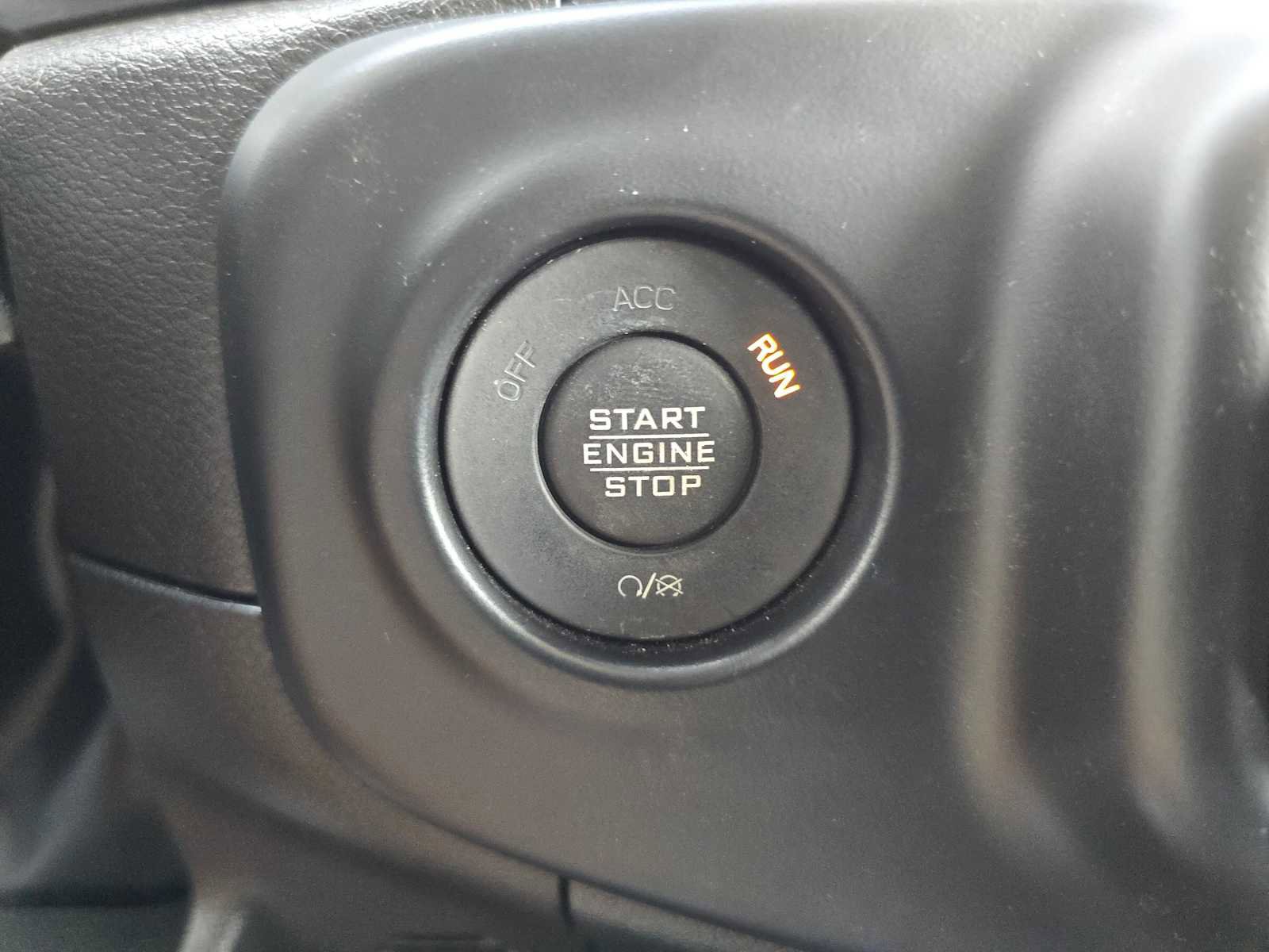 Used 2023 Jeep Wrangler Unlimited Sahara AWD/4WD image 30