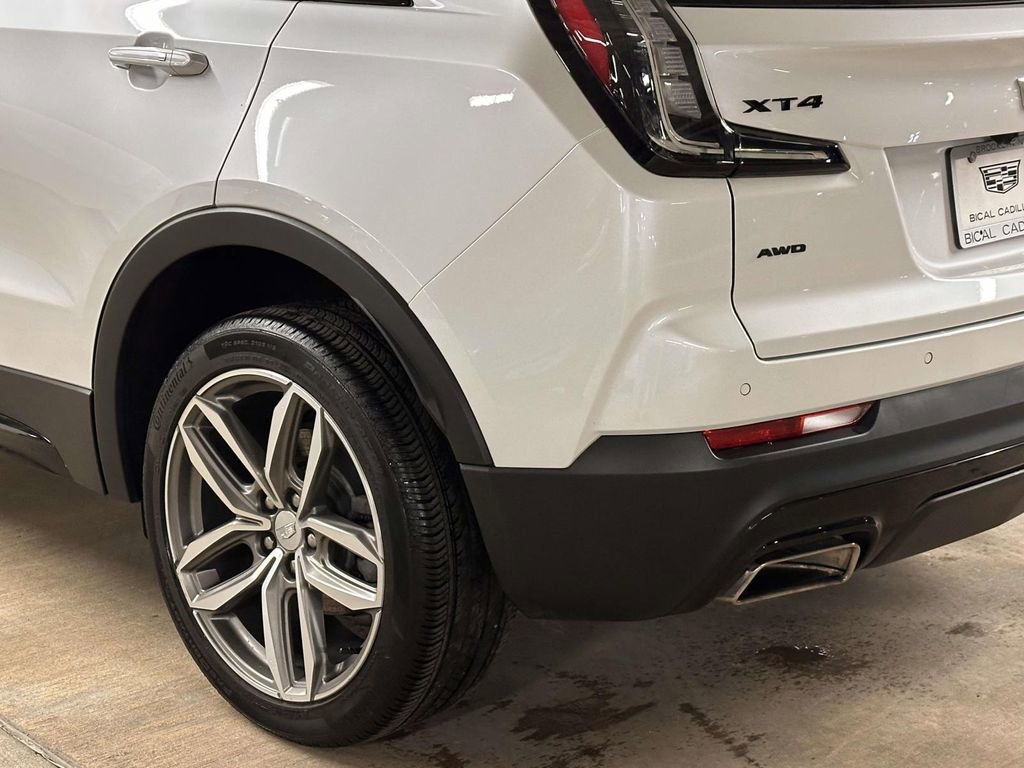 Used 2023 Cadillac XT4 Sport w/ Cold Weather Package AWD/4WD image 11