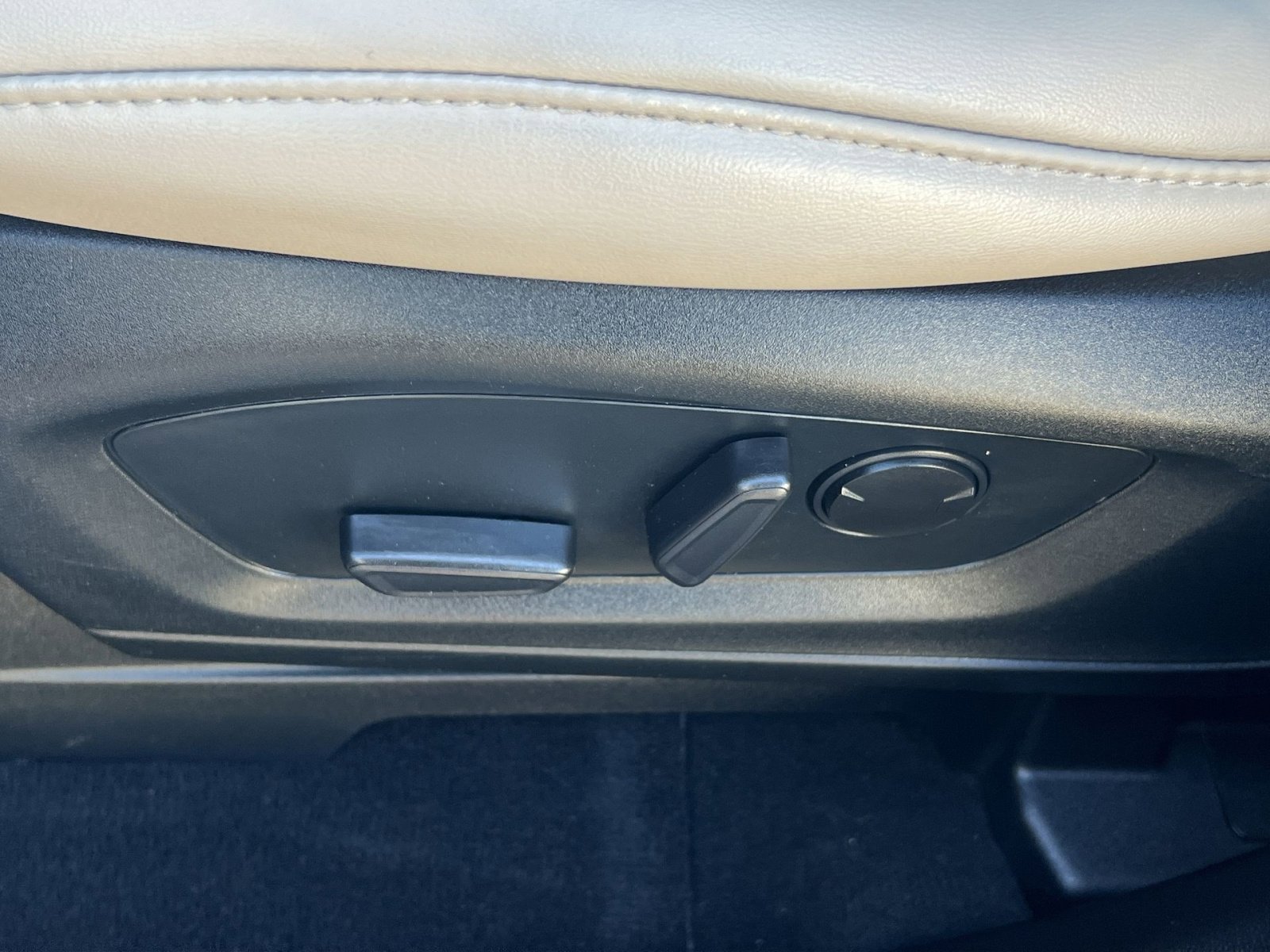 Certified 2023 Ford Explorer XLT w/ Equipment Group 202A image 14