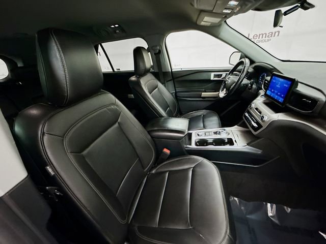 Used 2020 Ford Explorer XLT w/ Equipment Group 202A image 28