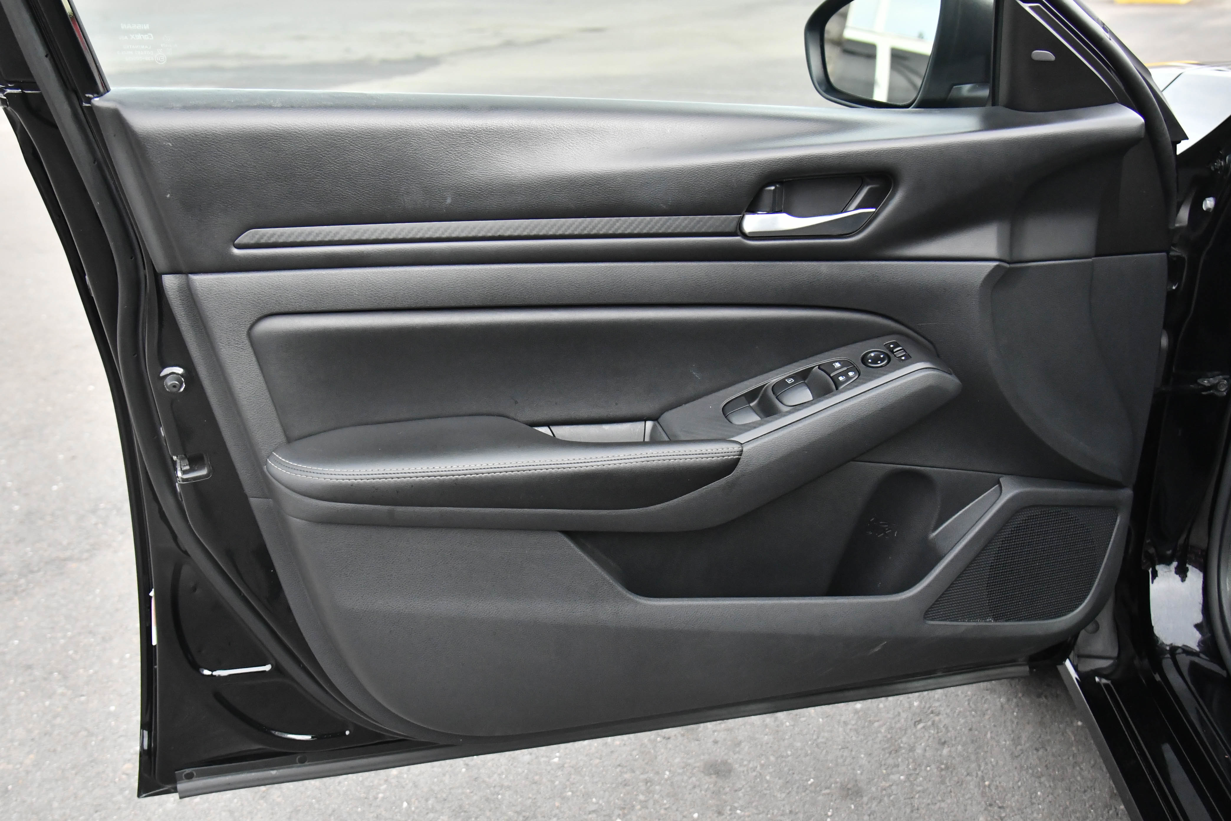 Used 2024 Nissan Altima 2.5 SV image 13