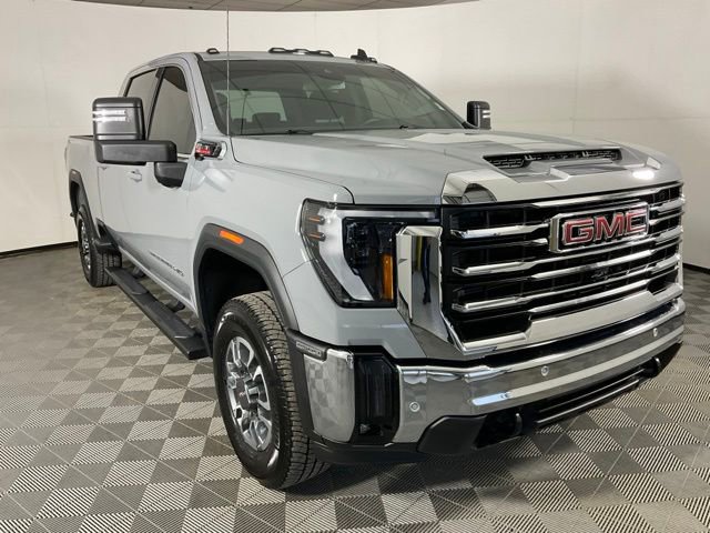 Used 2025 GMC Sierra 2500 SLE w/ SLE Value Package; image 3