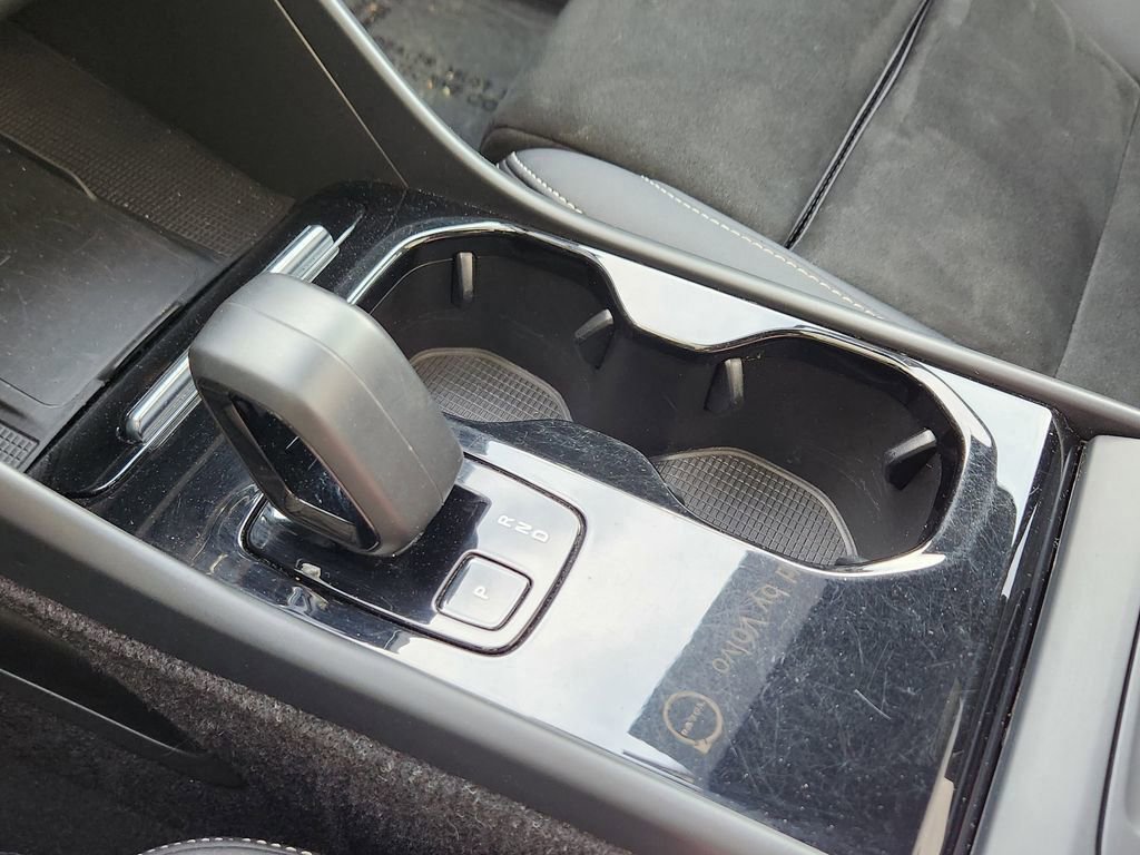 Used 2023 Volvo C40 P8 Recharge Ultimate w/ Protection Package Premier image 18