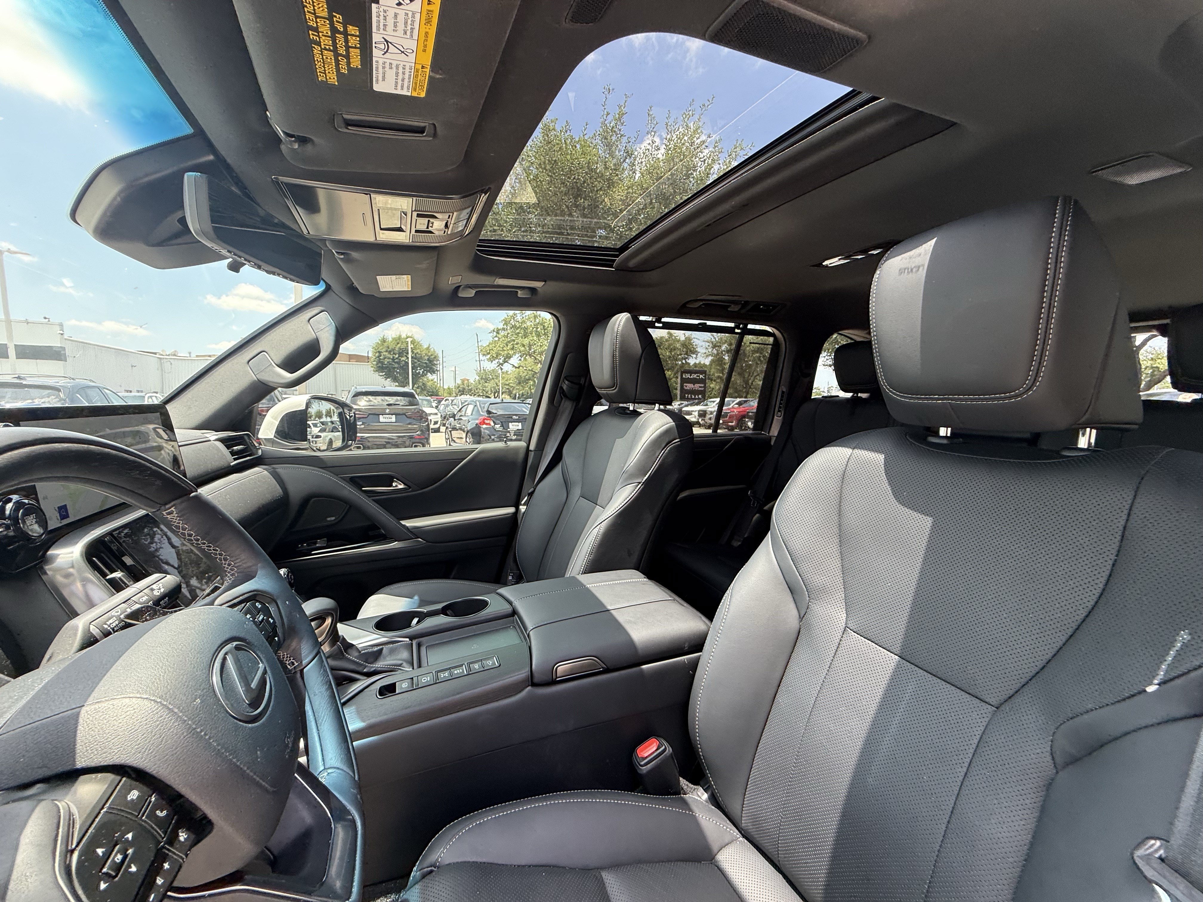 Used 2026 Lexus LX 600 4WD w/ Accessory Package (Z1) image 29
