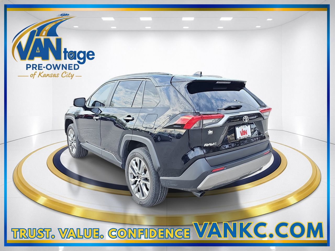 Used 2023 Toyota RAV4 Limited w/ Limited Grade Weather Package image 9