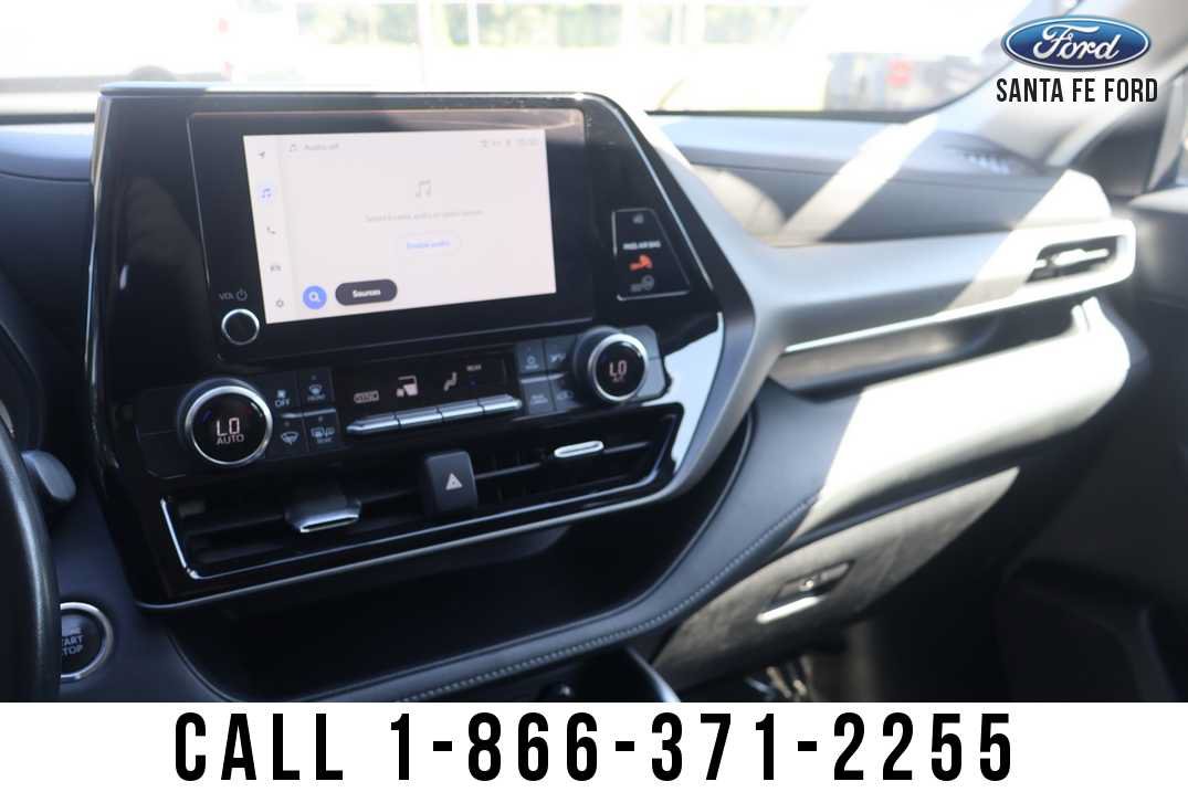 Used 2023 Toyota Highlander LE AWD/4WD image 40