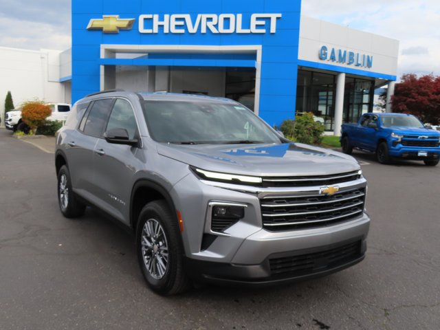 Used 2025 Chevrolet Traverse LT