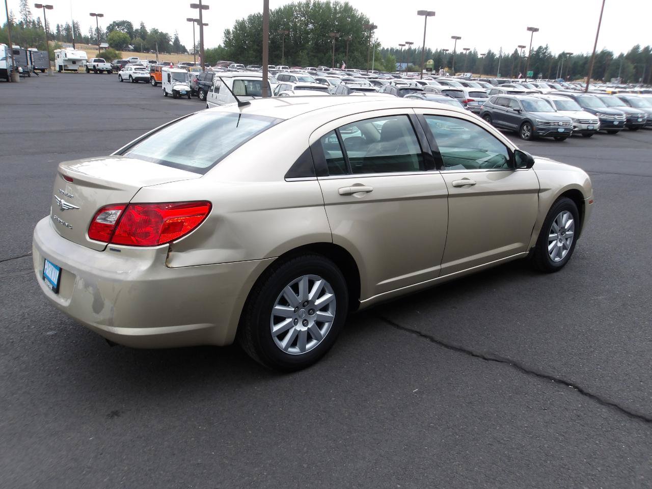 Used 2010 Chrysler Sebring Touring FWD image 5