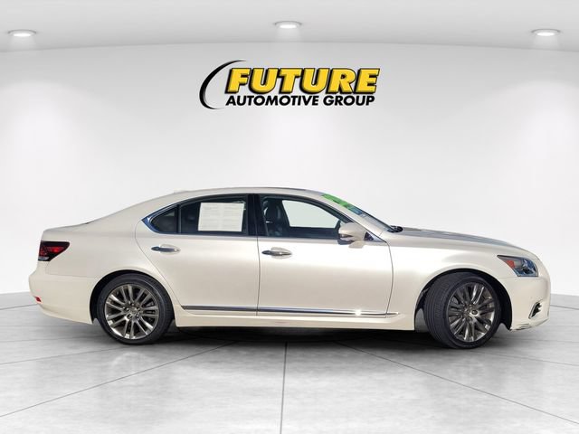 Used 2016 Lexus LS 460 w/ Comfort Package RWD image 3