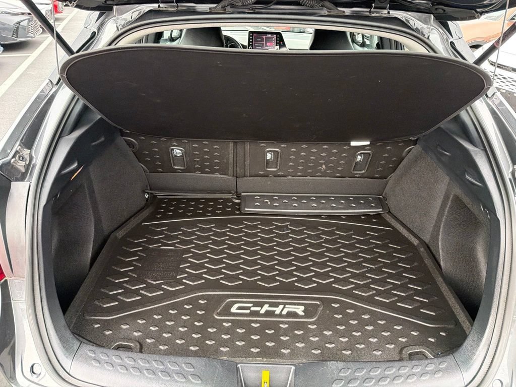 Certified 2021 Toyota C-HR Limited FWD image 9