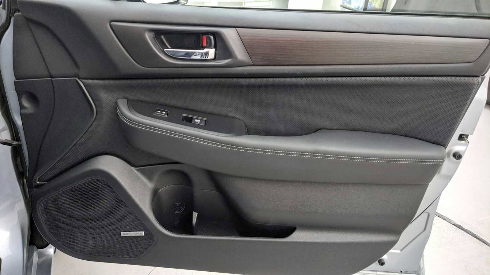 Used 2017 Subaru Legacy 3.6R Limited image 25