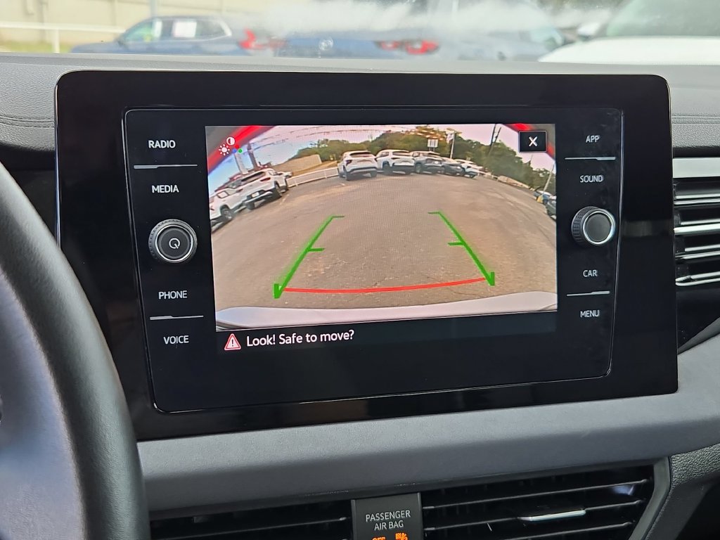 Used 2026 Volkswagen Jetta SE FWD image 18