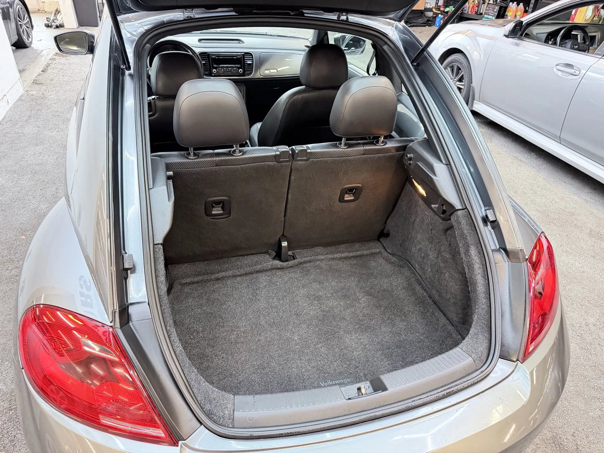 Used 2012 Volkswagen Beetle 2.5 image 18