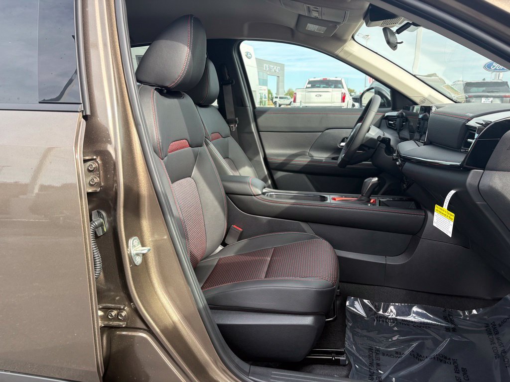 New 2027 Nissan Kicks SR FWD image 19