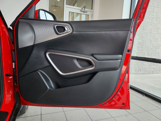 Certified 2023 Kia Soul LX w/ LX Technology Package FWD image 23