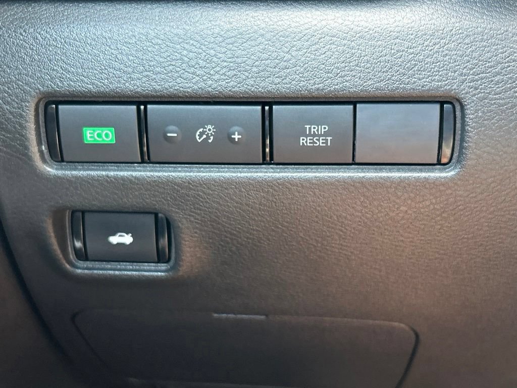 Certified 2024 Nissan Sentra SR FWD image 30