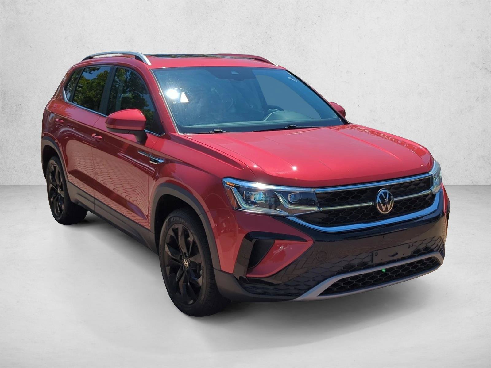 Used 2022 Volkswagen Taos SEL w/ Panoramic Sunroof Package FWD image 3