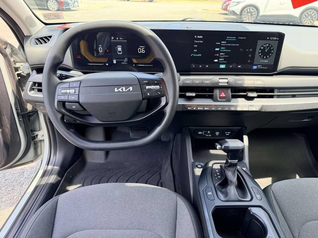 Used 2025 Kia K4 FWD image 17