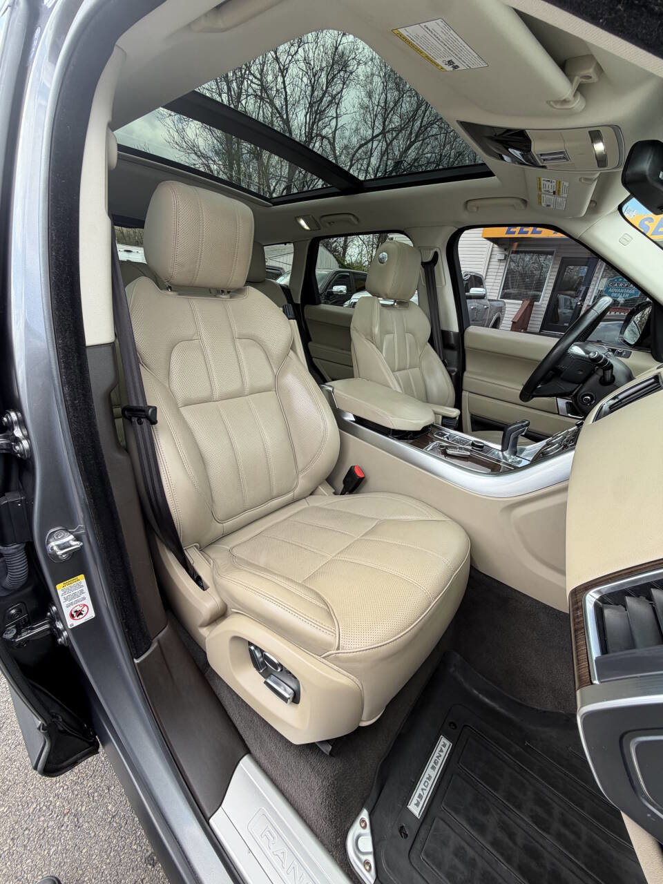 Used 2014 Land Rover Range Rover Sport HSE image 19