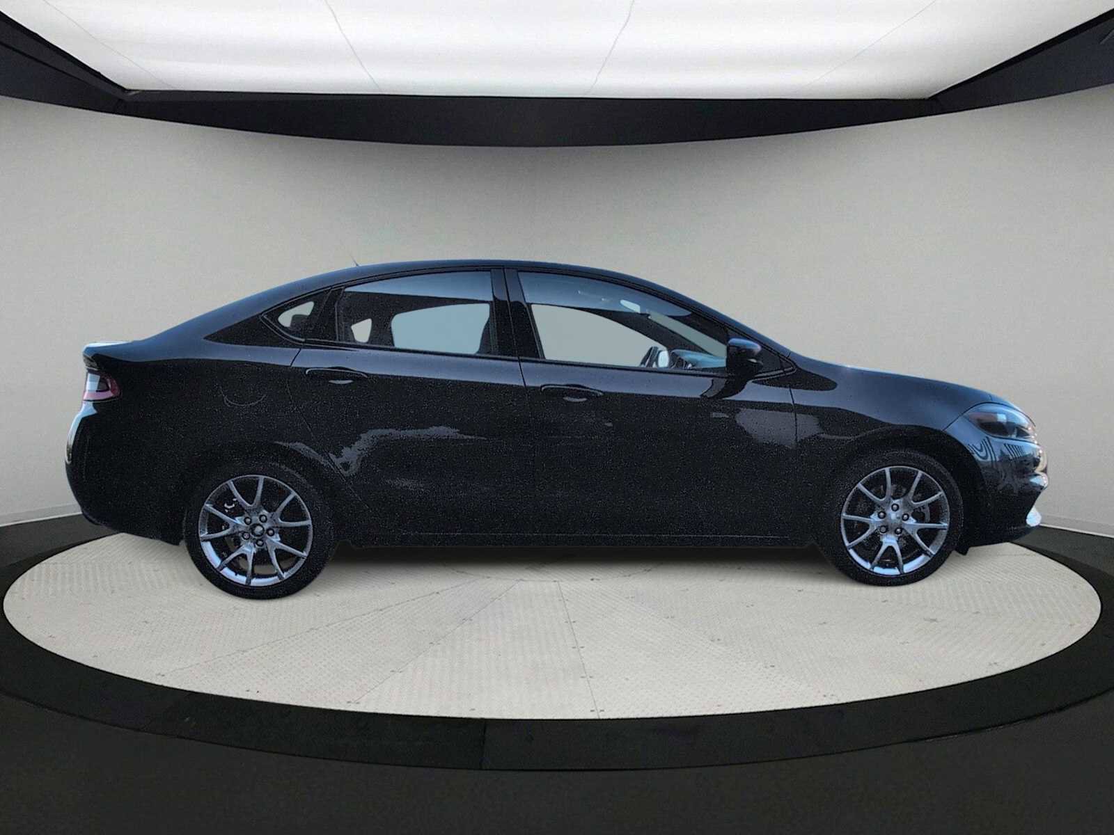 Used 2015 Dodge Dart SXT image 9