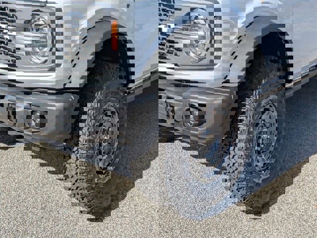 New 2025 Ford Bronco Badlands image 9