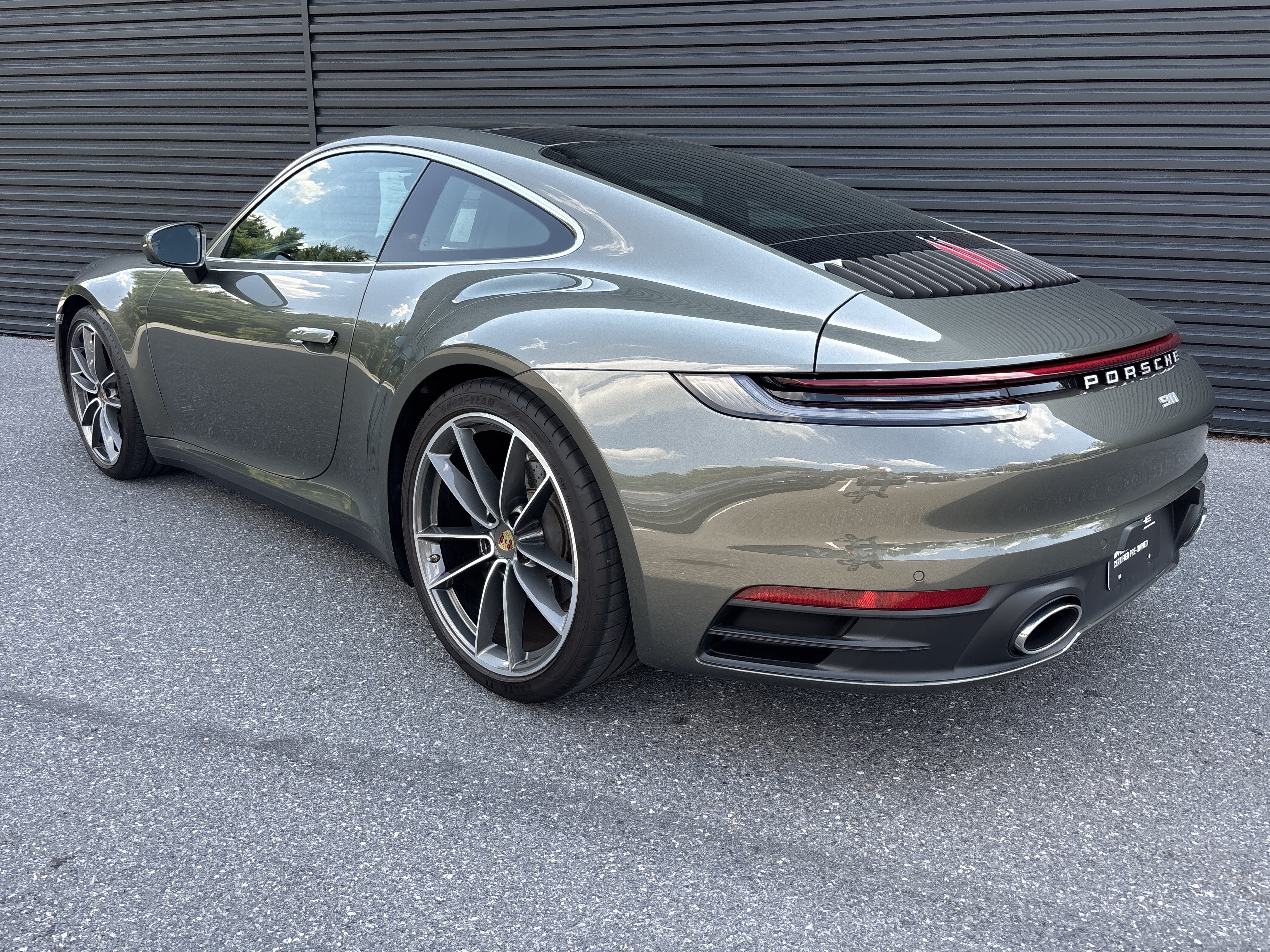 Used 2023 Porsche 911 Carrera image 9