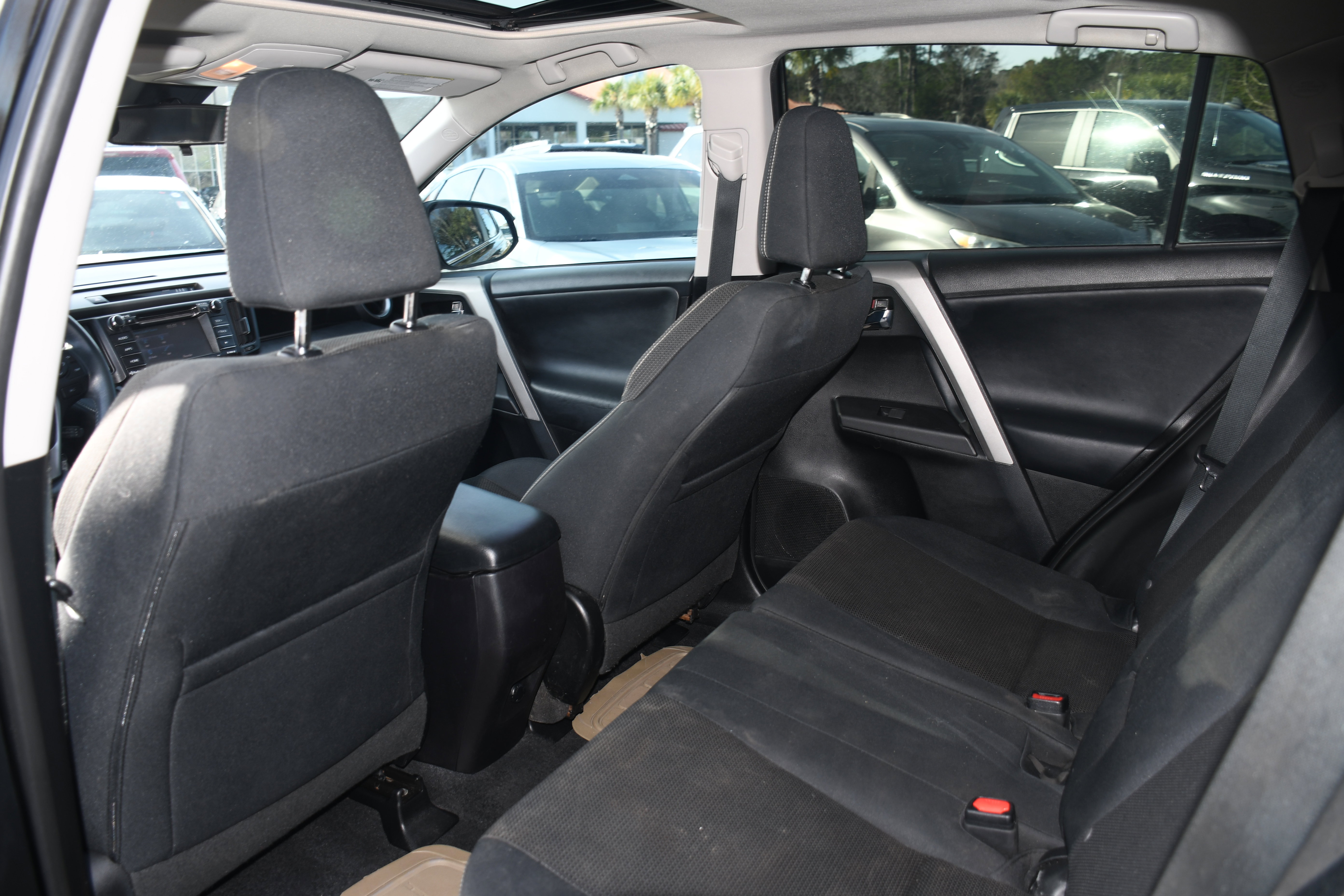 Used 2017 Toyota RAV4 XLE image 15