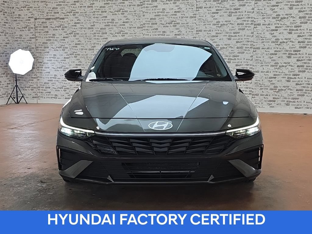 Certified 2025 Hyundai Elantra Sport FWD image 2
