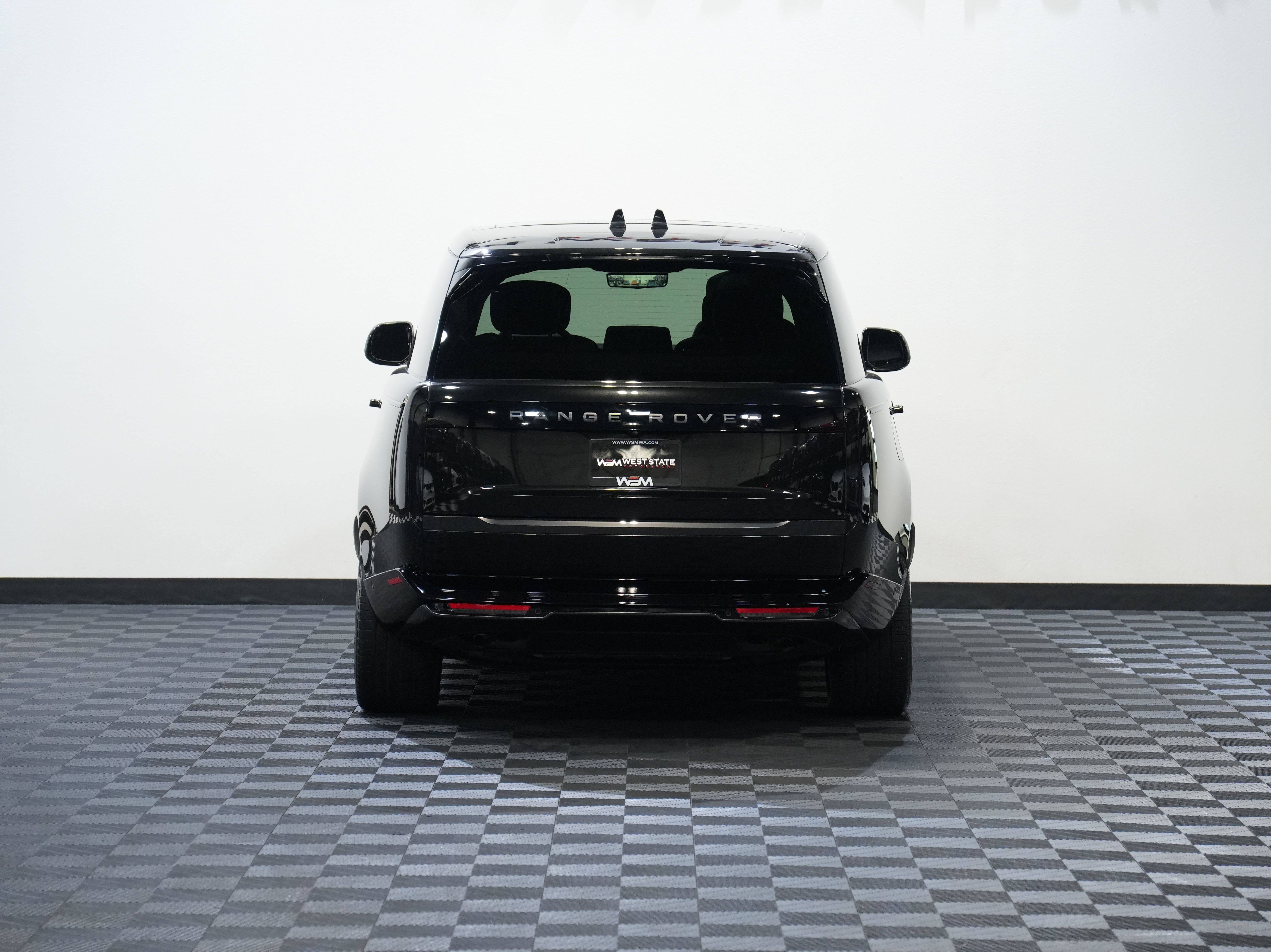 Used 2024 Land Rover Range Rover Autobiography AWD/4WD image 7