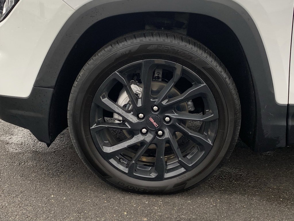 Used 2024 GMC Terrain SLE w/ Driver Convenience Package image 32