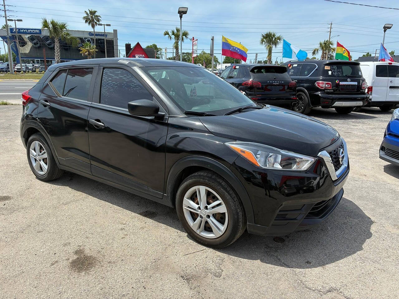 Used 2020 Nissan Kicks S FWD image 3