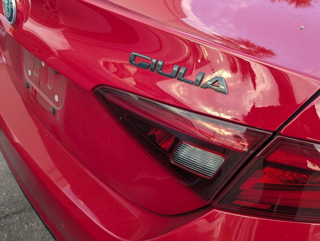 Used 2019 Alfa Romeo Giulia w/ Nero Edizione RWD image 11