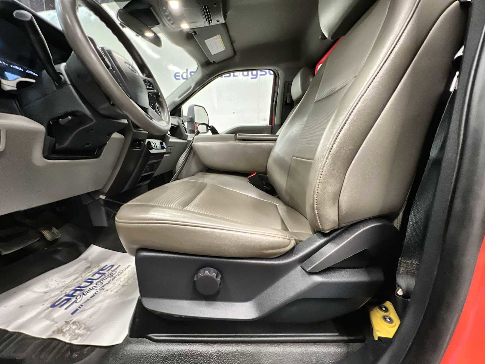 Used 2022 Ford F550 4x4 Regular Cab Super Duty image 14