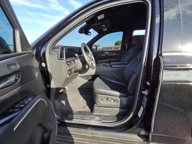 Used 2023 Cadillac Escalade Luxury image 6