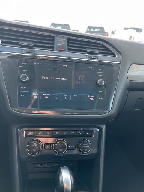 Used 2018 Volkswagen Tiguan SE image 37