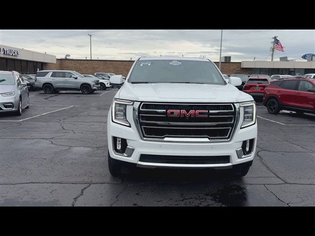 Certified 2023 GMC Yukon SLT w/ SLT Premium Package AWD/4WD image 3