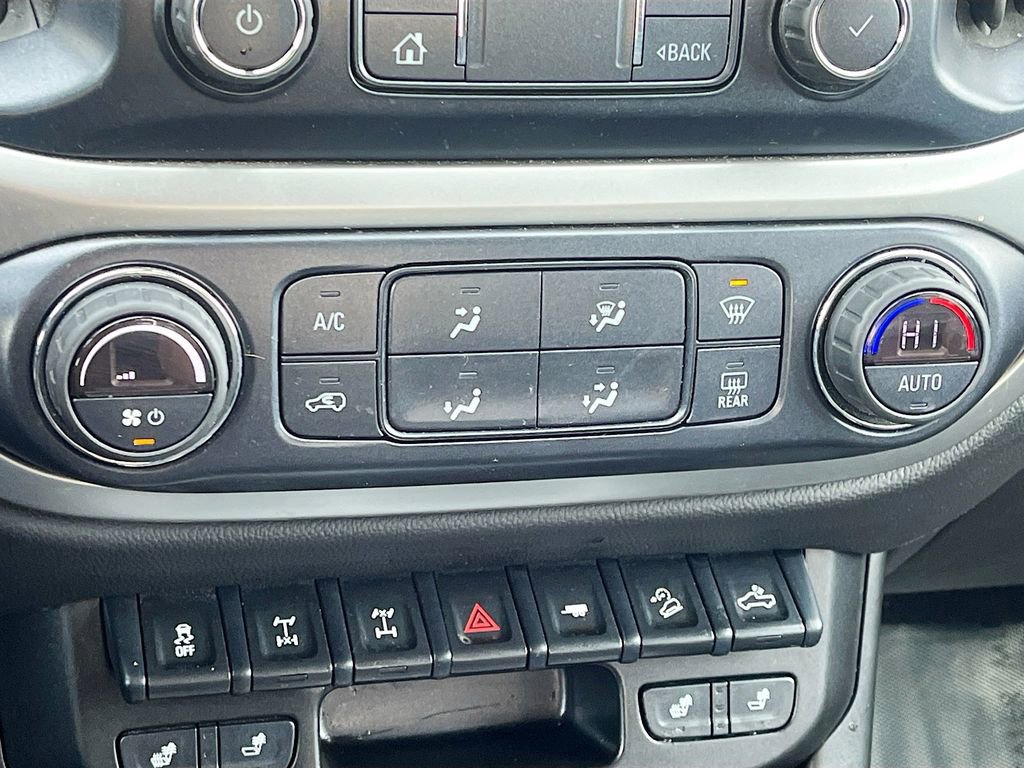 Used 2022 Chevrolet Colorado ZR2 w/ ZR2 Midnight Special Edition image 16