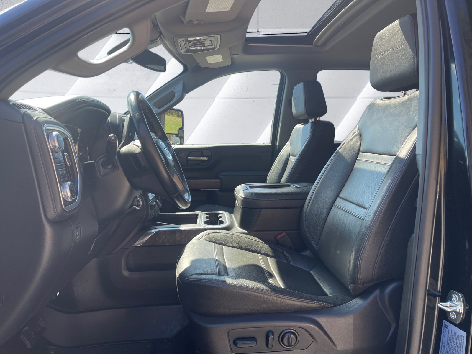 Certified 2022 GMC Sierra 3500 Denali AWD/4WD image 10