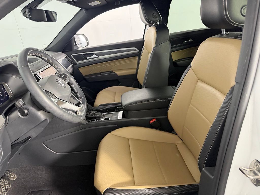 Used 2022 Volkswagen Atlas Cross Sport SE w/ Black Wheel Package FWD image 19