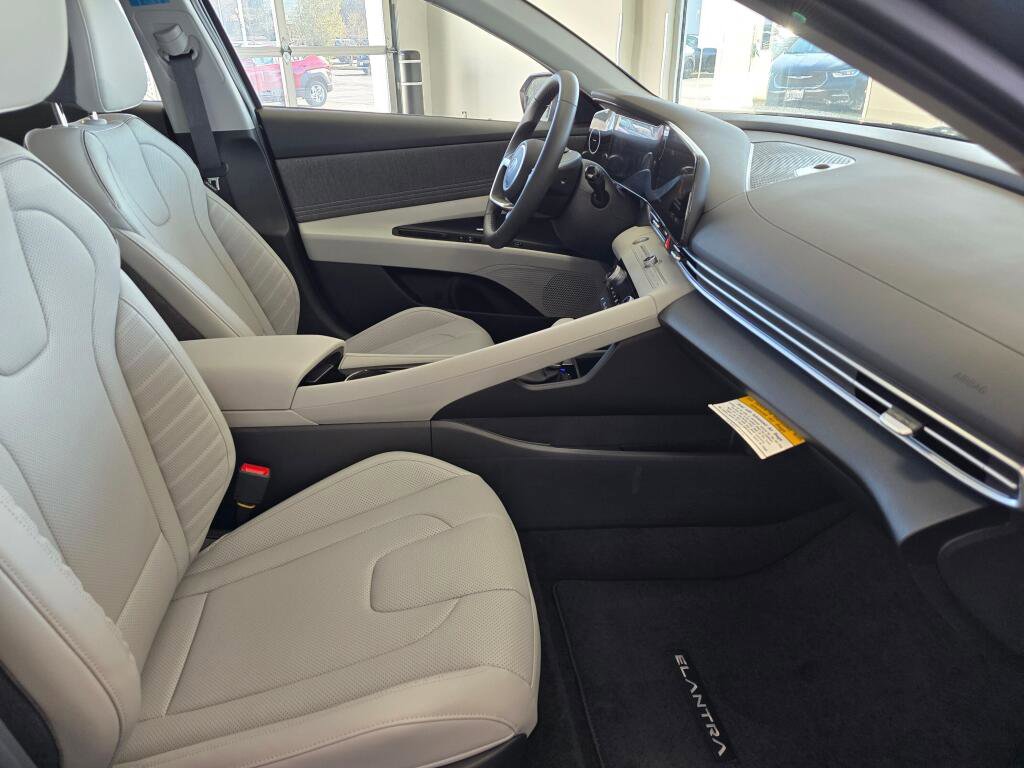New 2026 Hyundai Elantra Limited image 43