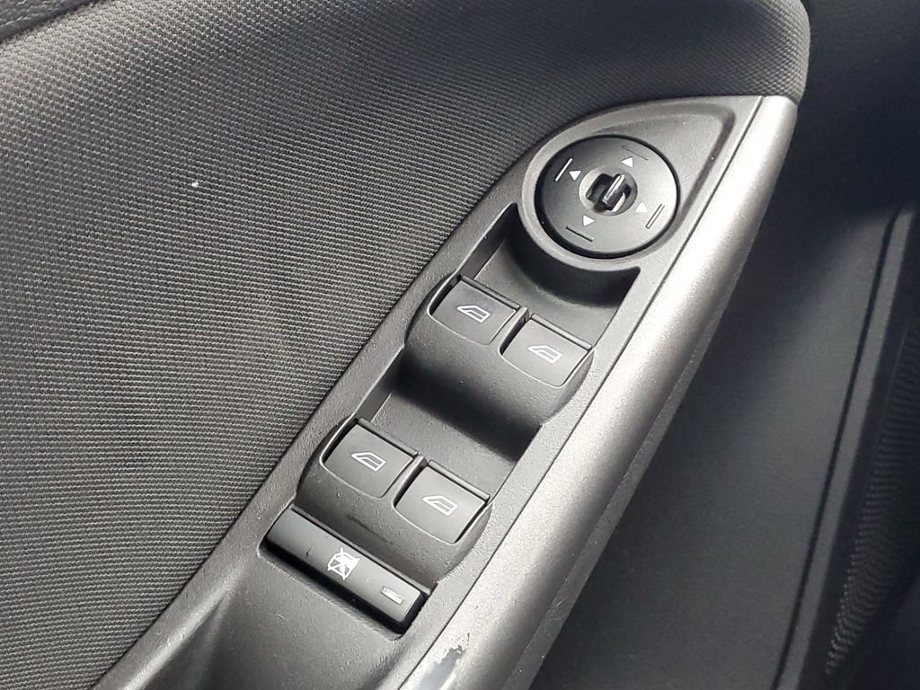 Used 2018 Ford Focus SEL w/ Cold Weather Package FWD image 14