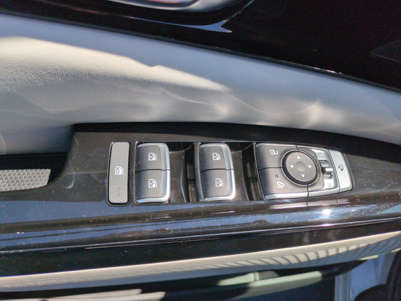 Used 2022 Kia Carnival SX Prestige FWD image 16