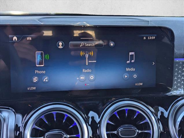 Used 2025 Mercedes-Benz GLB 250 image 11