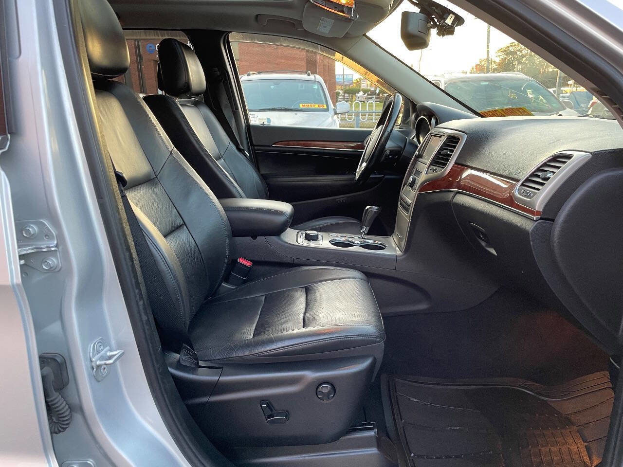 Used 2013 Jeep Grand Cherokee Limited w/ Advance Technology Group image 34