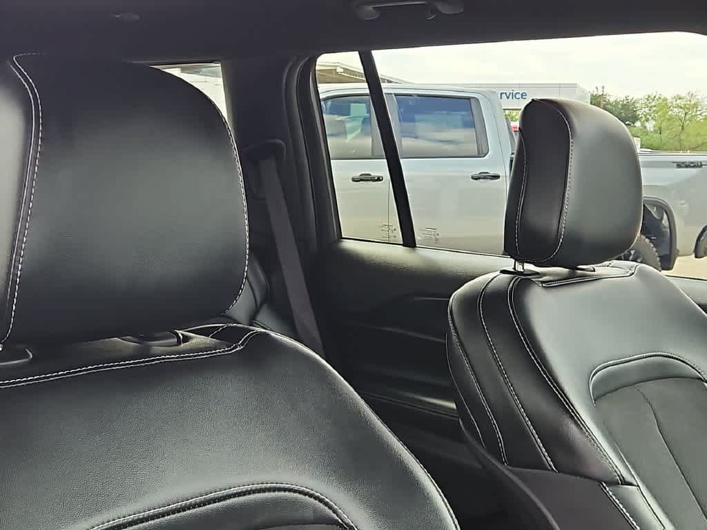 Used 2025 Jeep Grand Cherokee L Laredo RWD image 18