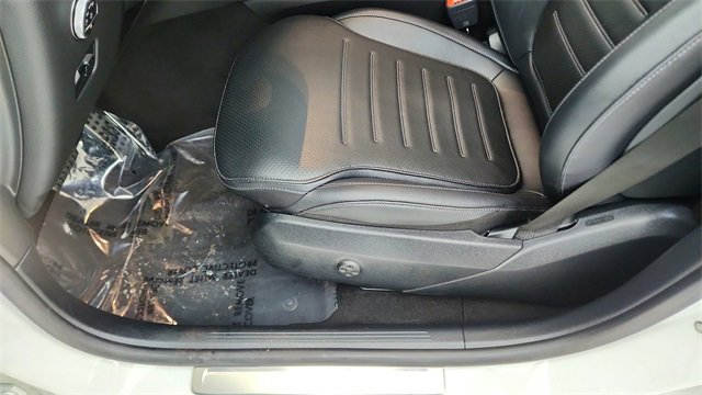 Used 2024 Mercedes-Benz GLC 300 4MATIC w/ AMG Line image 33