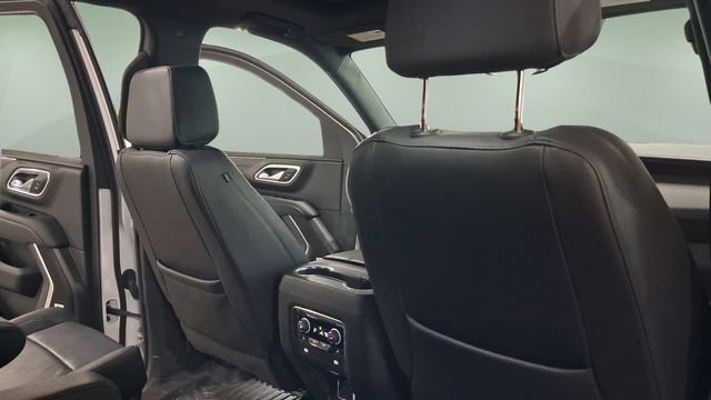 Used 2024 Chevrolet Tahoe Z71 w/ Luxury Package AWD/4WD image 16